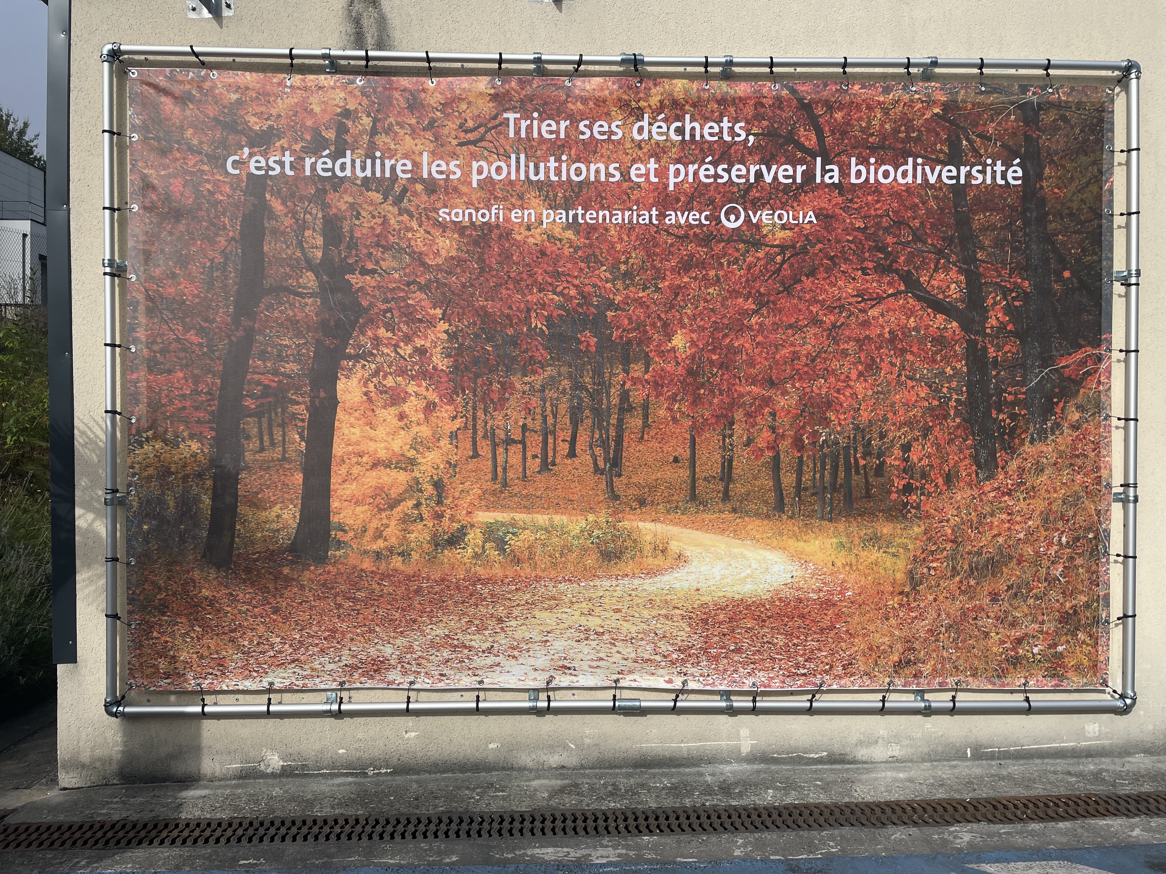 bâche micro perforée automne