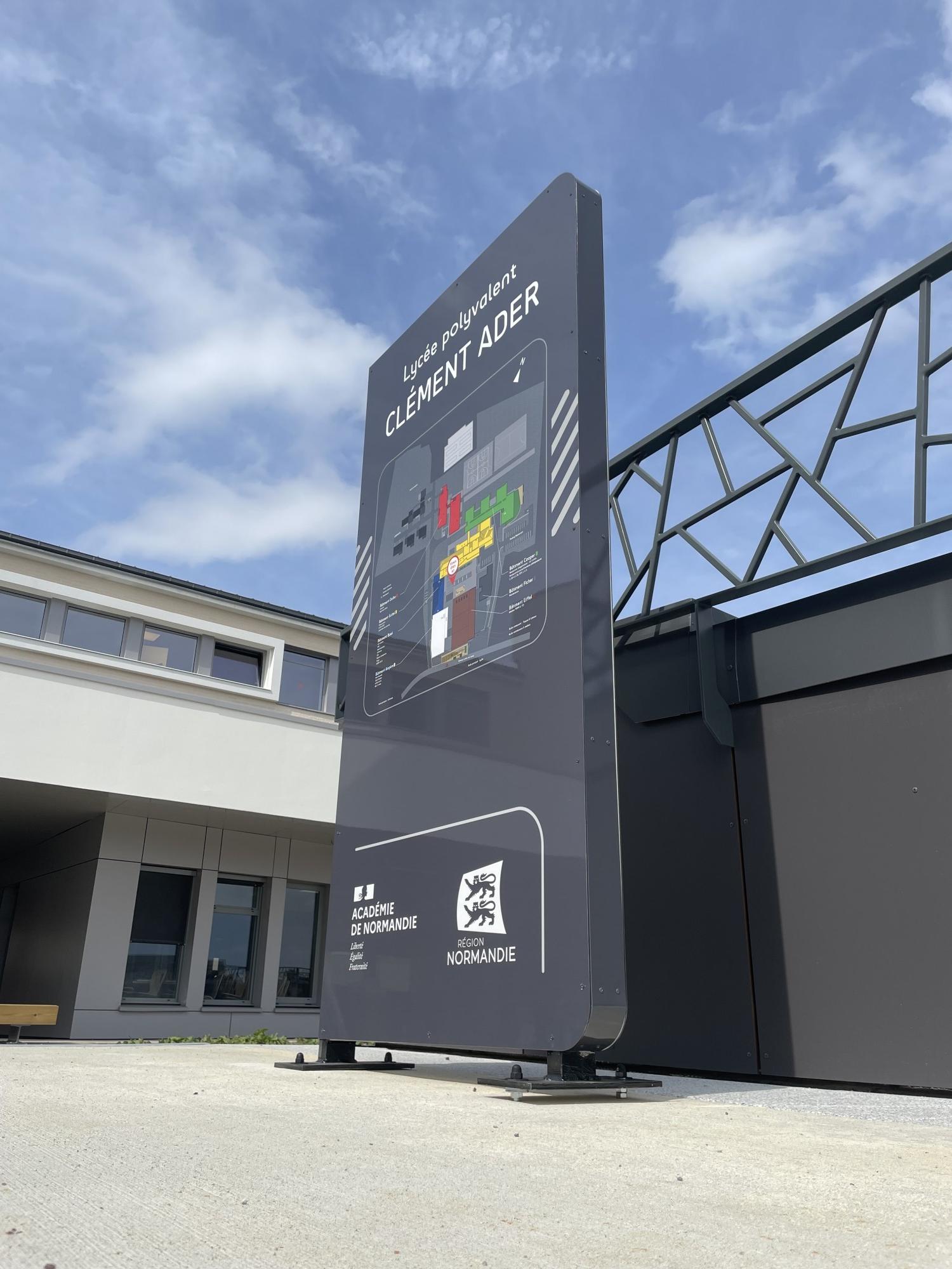 Signalétique extérieure 3