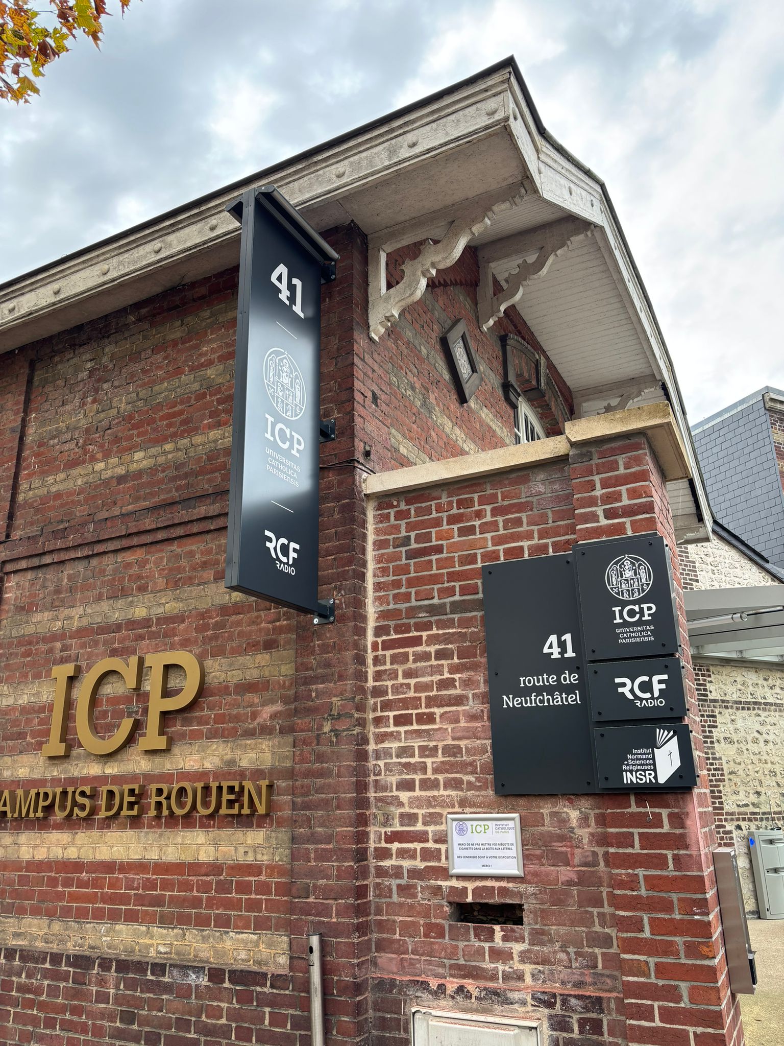 Signalétique extérieure 4